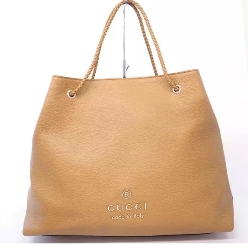 Beautiful Authentic Gucci Gifford Tote in Camel color
